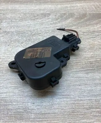 Renault Laguna II Air flap motor/actuator 52485222 WITHPLUG