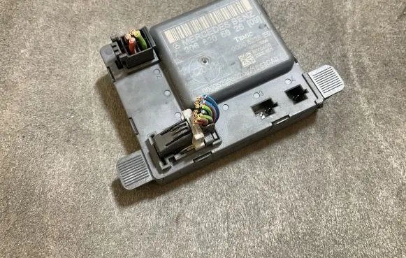 Mercedes-Benz Sprinter W906 Door control unit/module A9068205626 00005226E0 00005226E0209