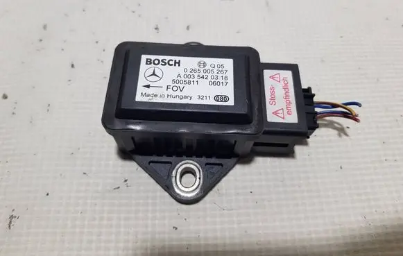 Mercedes-Benz E W211 ABS wheel speed sensor 0035420318DD A0035420318