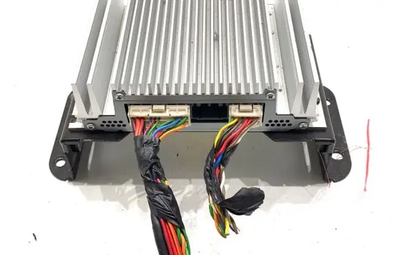 Hyundai ix35 Sound amplifier AMP400LME