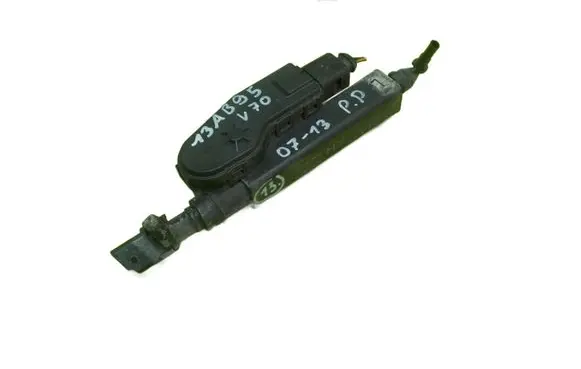 Volvo V70 Headlight washer pump 30663580 13AB95