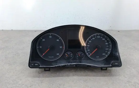 Volkswagen Jetta V Speedometer (instrument cluster) 1K0920863B