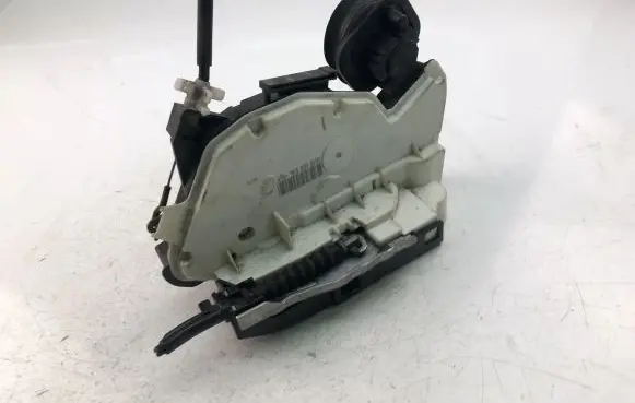 Volkswagen Golf VI Coupe door lock (next to the handle) 5K4839015H