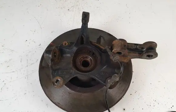 Peugeot 508 Front wheel hub spindle knuckle