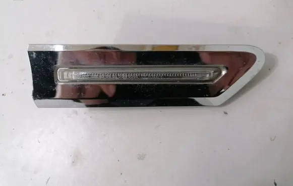 BMW 7 F01 F02 F03 F04 Front fender indicator light 7203372