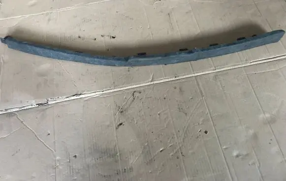 Front bumper lip