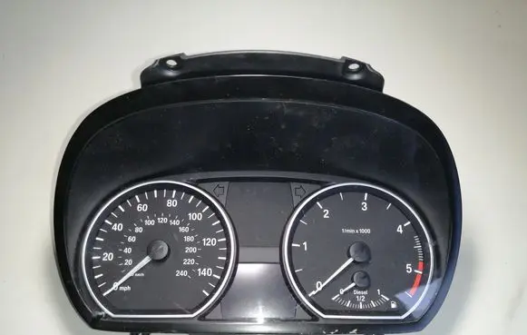 BMW 1 E81 E87 Speedometer (instrument cluster) 9187331 4032082