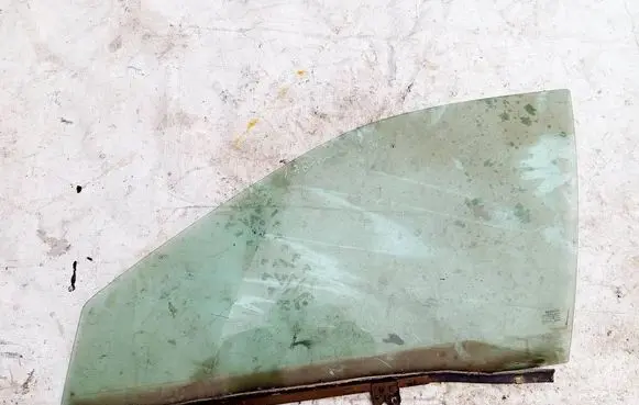 Renault Megane II Front door window glass four-door as2