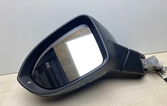 Volkswagen Golf VIII Front door electric wing mirror VC693006