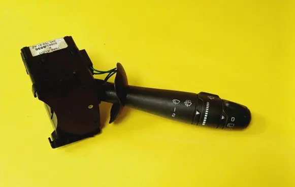Renault Laguna II Wiper control stalk 8200328896