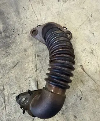 Nissan NV400 EGR valve line/pipe/hose 147256807R