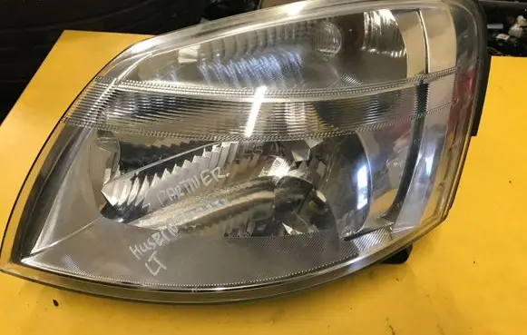 Peugeot Partner Headlight/headlamp