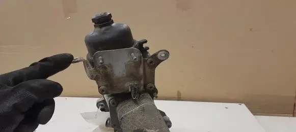 Engine oil radiator