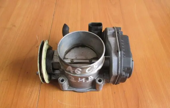 Audi A6 S6 C5 4B Throttle valve 078133063AK