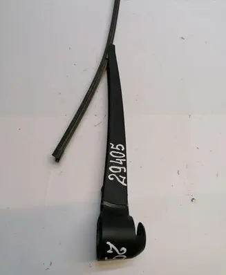Volkswagen Touran I Rear wiper blade arm