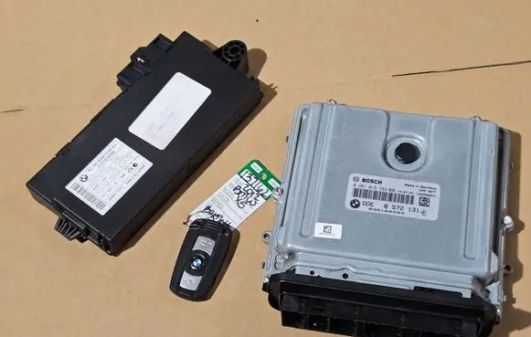 BMW X5 E70 Engine ECU kit and lock set 9287534 8572131