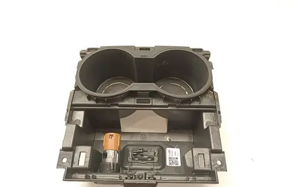 Tesla Model 3 Cup holder front 175553200