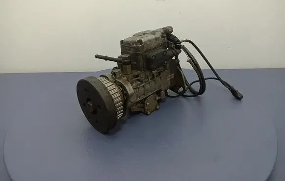 Volkswagen PASSAT B5 Fuel injection high pressure pump 0460415983