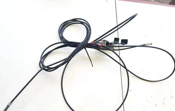 Mazda 323 Fuel tank opening switch 