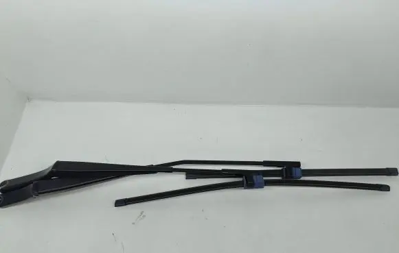 Skoda Octavia Mk2 (1Z) Front wiper blade arm 1Z1955409 1Z1955410
