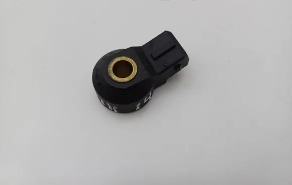 Volkswagen Polo III 6N 6N2 6NF Detonation knock sensor 030905377A 0261231045