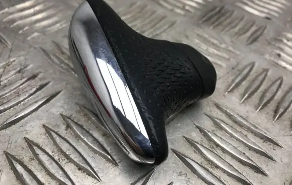 Lexus CT 200H Gear lever shifter trim leather/knob