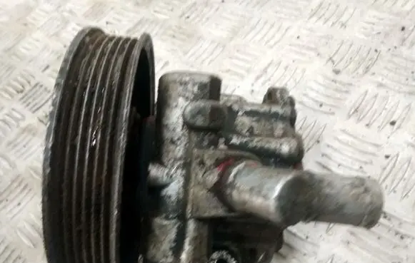 Mercedes-Benz Vito Viano W638 Power steering pump 91208