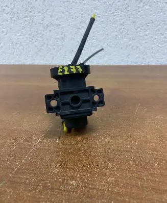 Mercedes-Benz S W220 Turbo solenoid valve A0005450327 E277