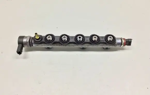 Nissan Qashqai Fuel main line pipe 0445214155 8200842432 H8200610223