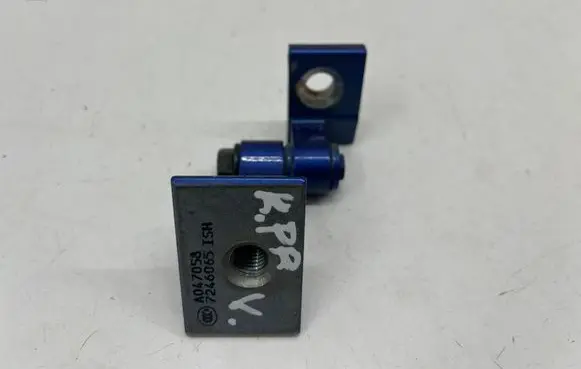 BMW 3 G20 G21 Front door upper hinge 7246065