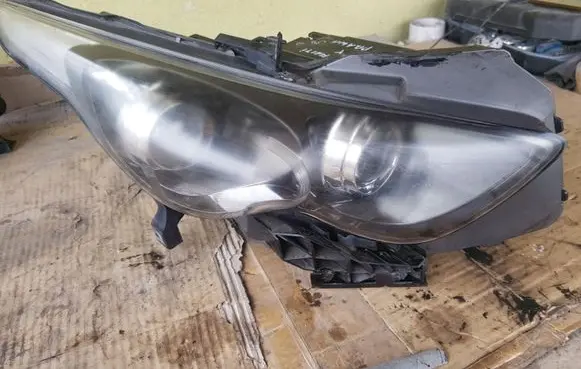 Infiniti FX Headlight/headlamp