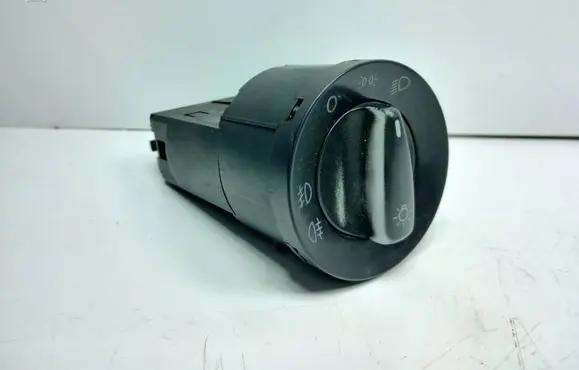 Volkswagen Polo Light switch 1C0941531A C1AT0633