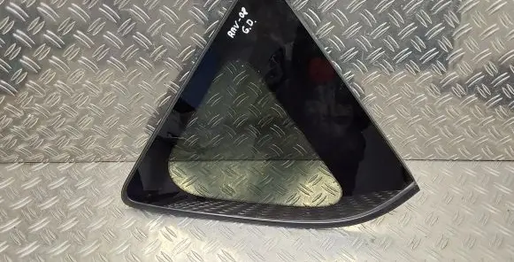 Toyota RAV 4 (XA30) Rear side window