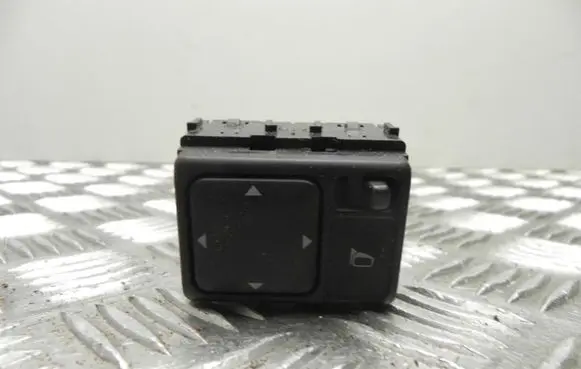 Nissan Navara D40 Electric window control switch 080806 T4135