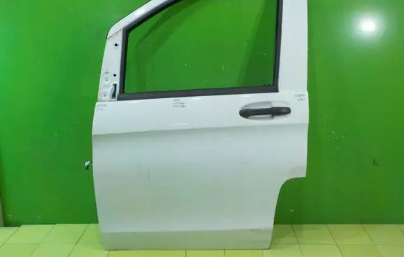 Mercedes-Benz Vito Viano W447 Front door PRZOD XP206