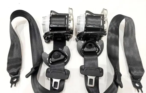 Volkswagen Crafter Set of seat belts 7C0857806G 7C0857805G