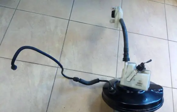 Ford C-MAX II Brake booster AV612B195KD NE69589