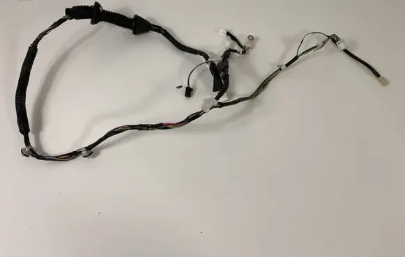 Toyota Avensis T270 Front door wiring loom 8215205680H