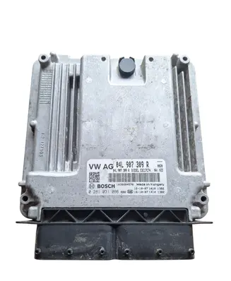 Volkswagen PASSAT B8 Engine control unit/module 04L907309R
