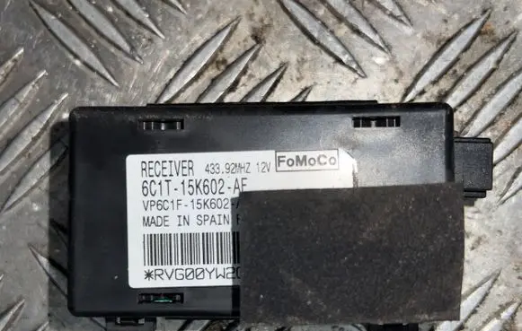 Ford Transit Aerial antenna amplifier 6C1T15K602AE RVG00YW20 VP6C1F15K602A