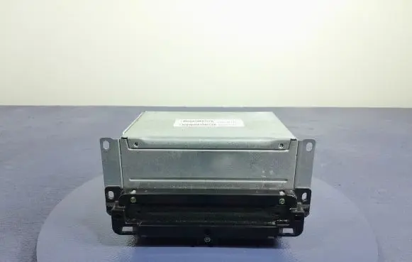 Dodge Journey Radio/CD/DVD/GPS head unit P68209666AA