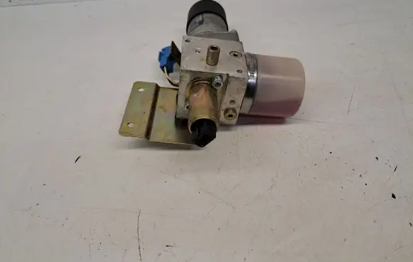 BMW 7 E65 E66 Tailgate hydraulic pump motor 7015009