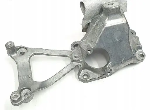 Engine mounting bracket