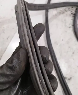 Peugeot 5008 Trunk rubber seal (body) 