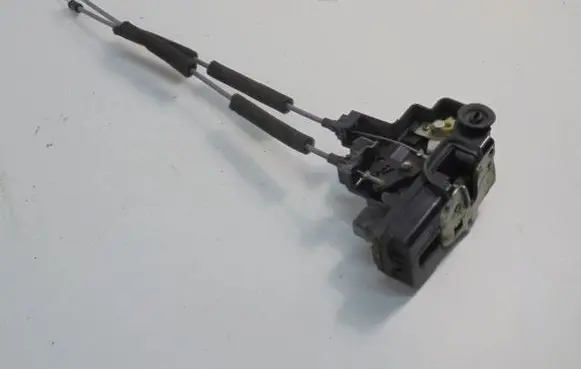 Chevrolet Captiva Rear door lock