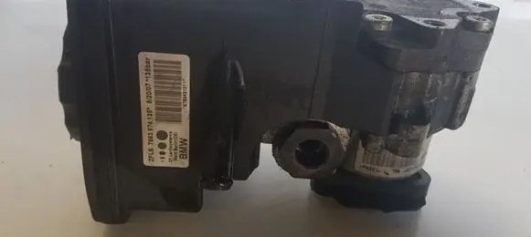 BMW 5 E60 E61 Power steering pump FL67693974125