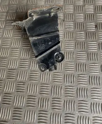 Audi A3 S3 8P Front bumper mounting bracket 8P0807184