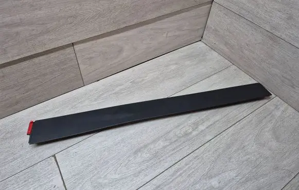 Tesla Model X Front door trim (molding) 1035203-00-E