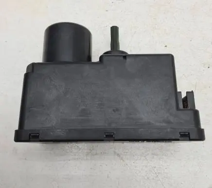 Volkswagen PASSAT B4 Vacuum pump 357862257