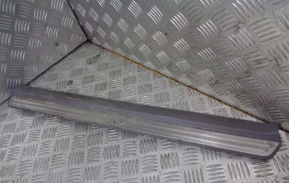 KIA Magentis Front sill (body part) 